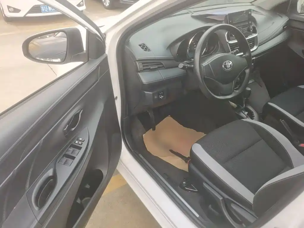 Toyota Yaris L — миниатюра 16