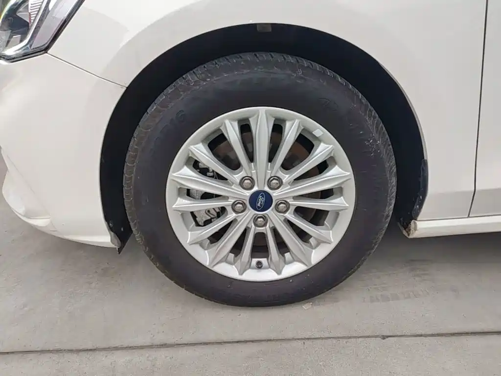 Ford Focus — миниатюра 23
