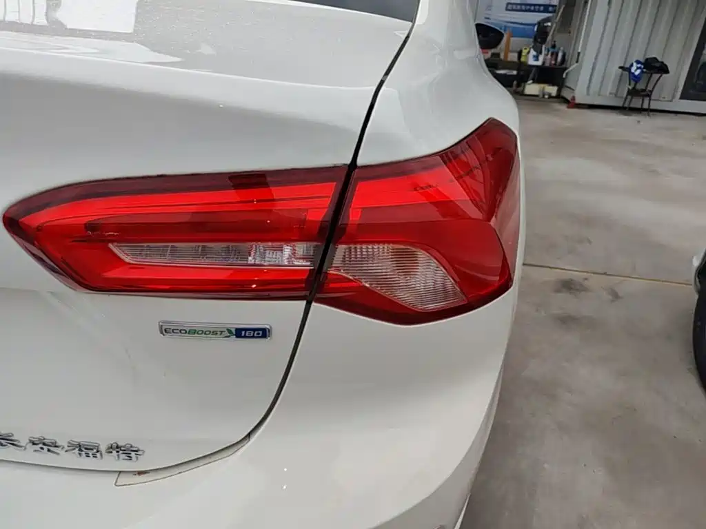 Ford Focus — миниатюра 8
