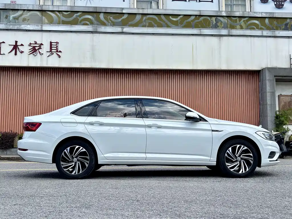 Volkswagen Sagitar — миниатюра 3