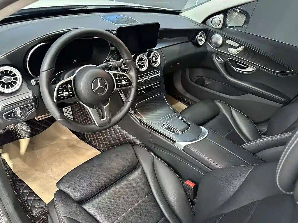 Mercedes-Benz C-Class — миниатюра 11
