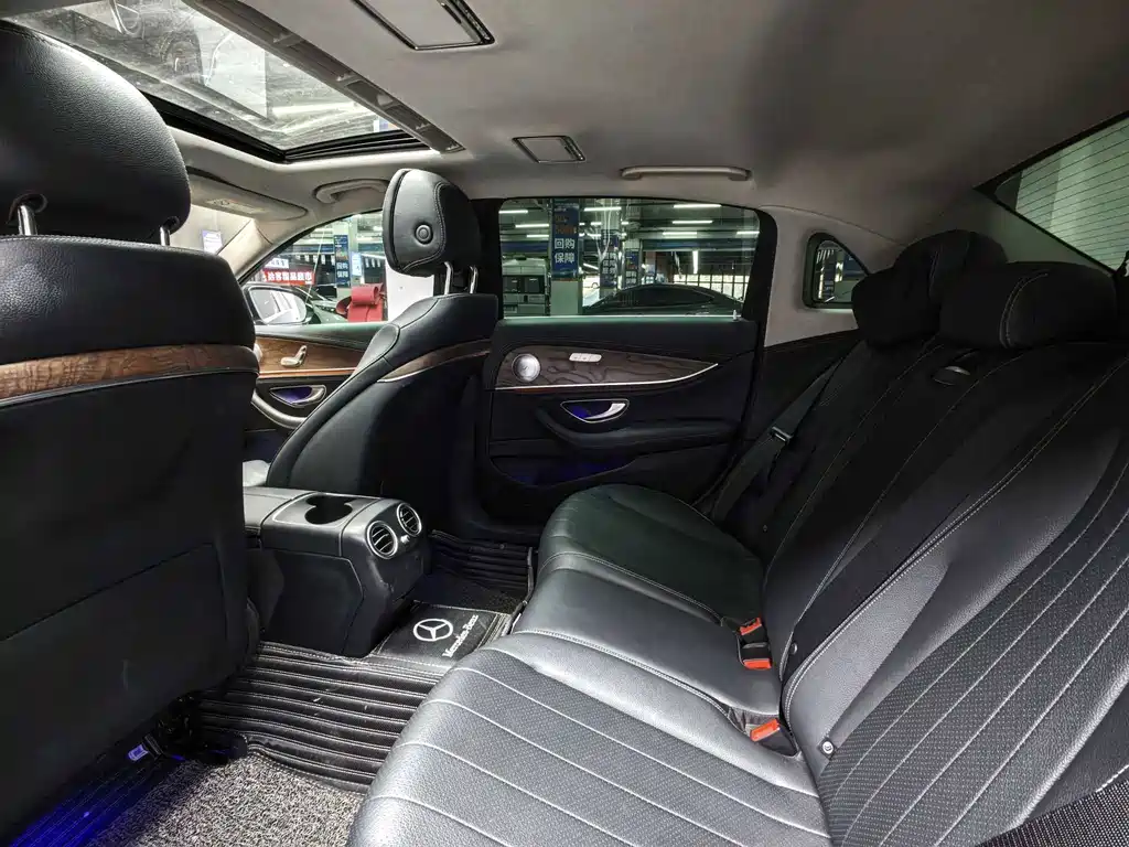 Mercedes-Benz E-Class — миниатюра 6