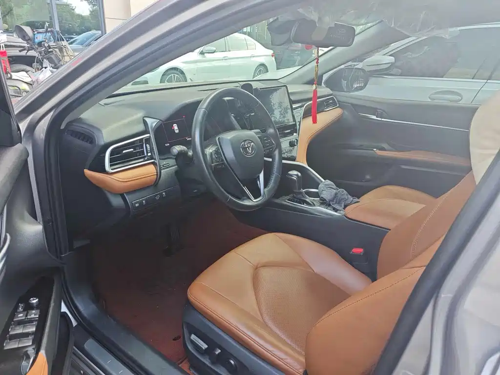 Toyota Camry — миниатюра 10