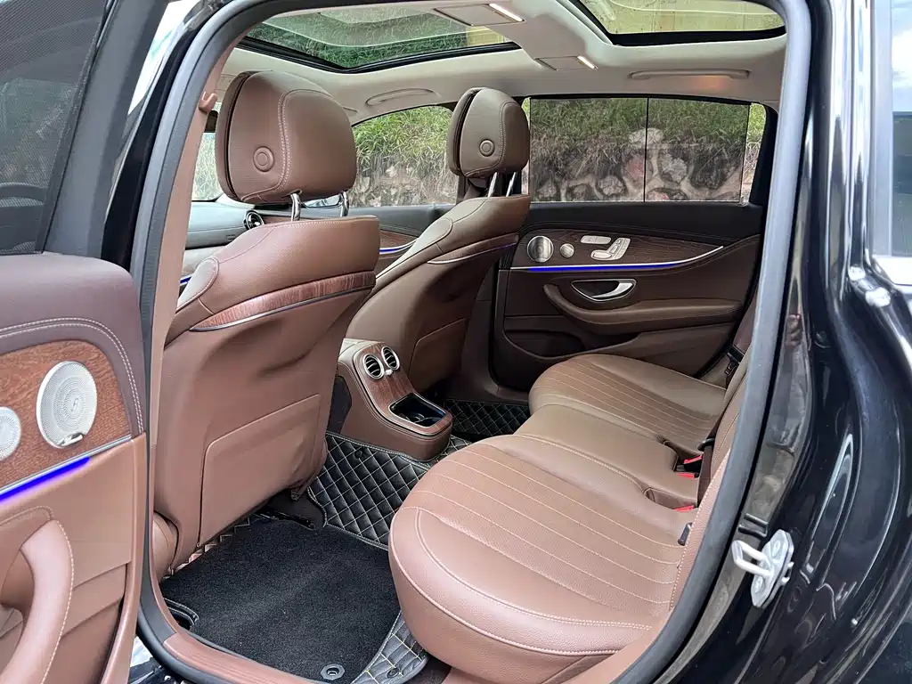Mercedes-Benz E-Class — миниатюра 6
