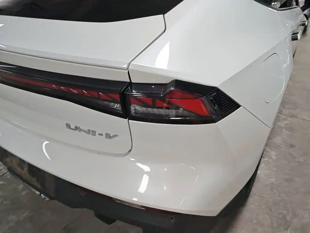 Changan UNI-V iDD — миниатюра 8