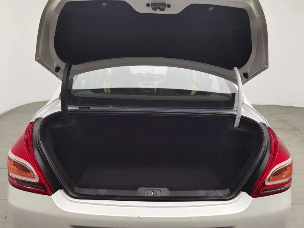 Peugeot 308 — миниатюра 16