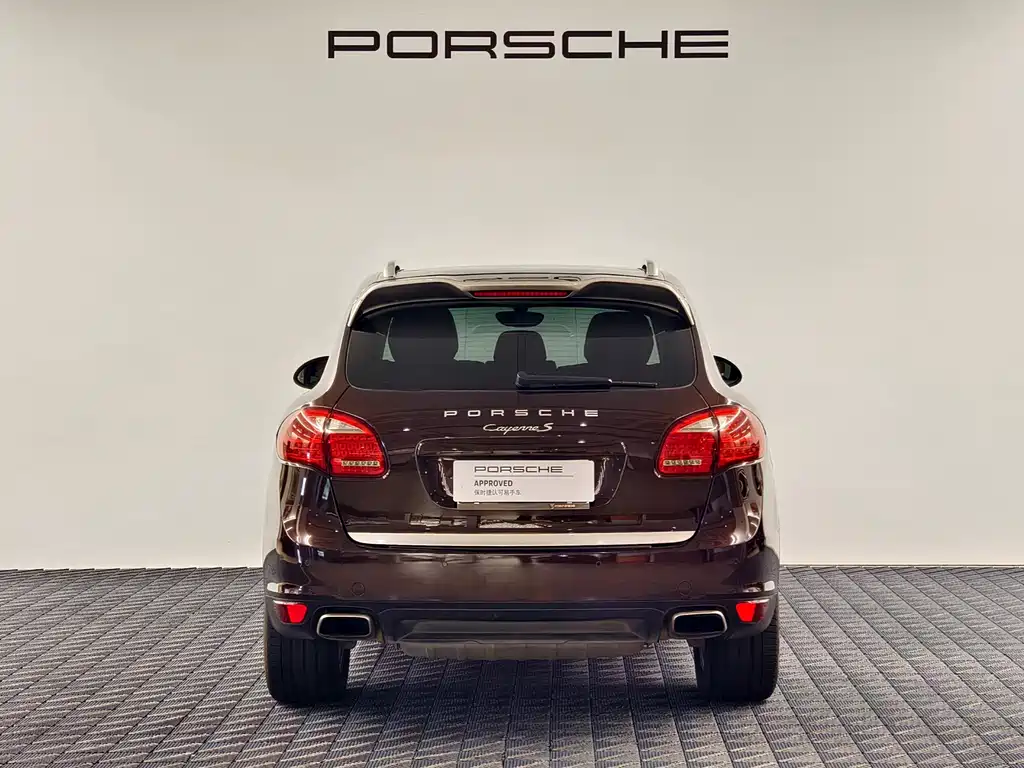 Porsche Cayenne — миниатюра 6