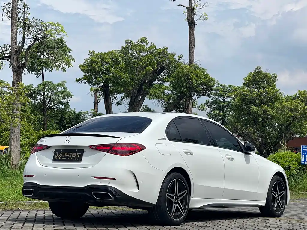 Mercedes-Benz C-Class — миниатюра 6