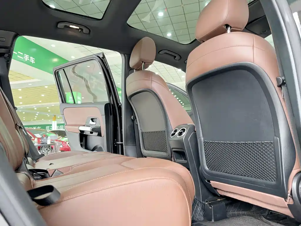 Mercedes-Benz GLB — миниатюра 14