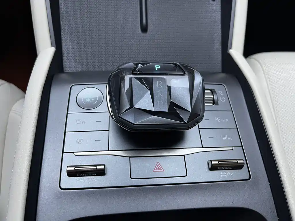 BYD Qin L — миниатюра 19