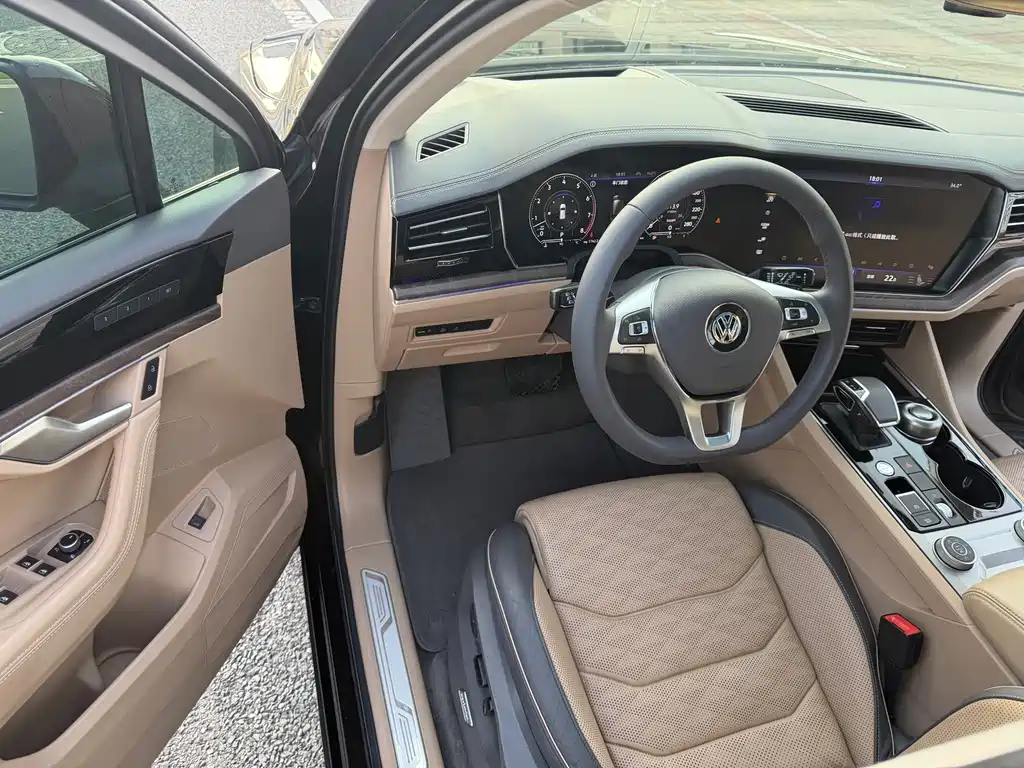 Volkswagen Touareg — миниатюра 8