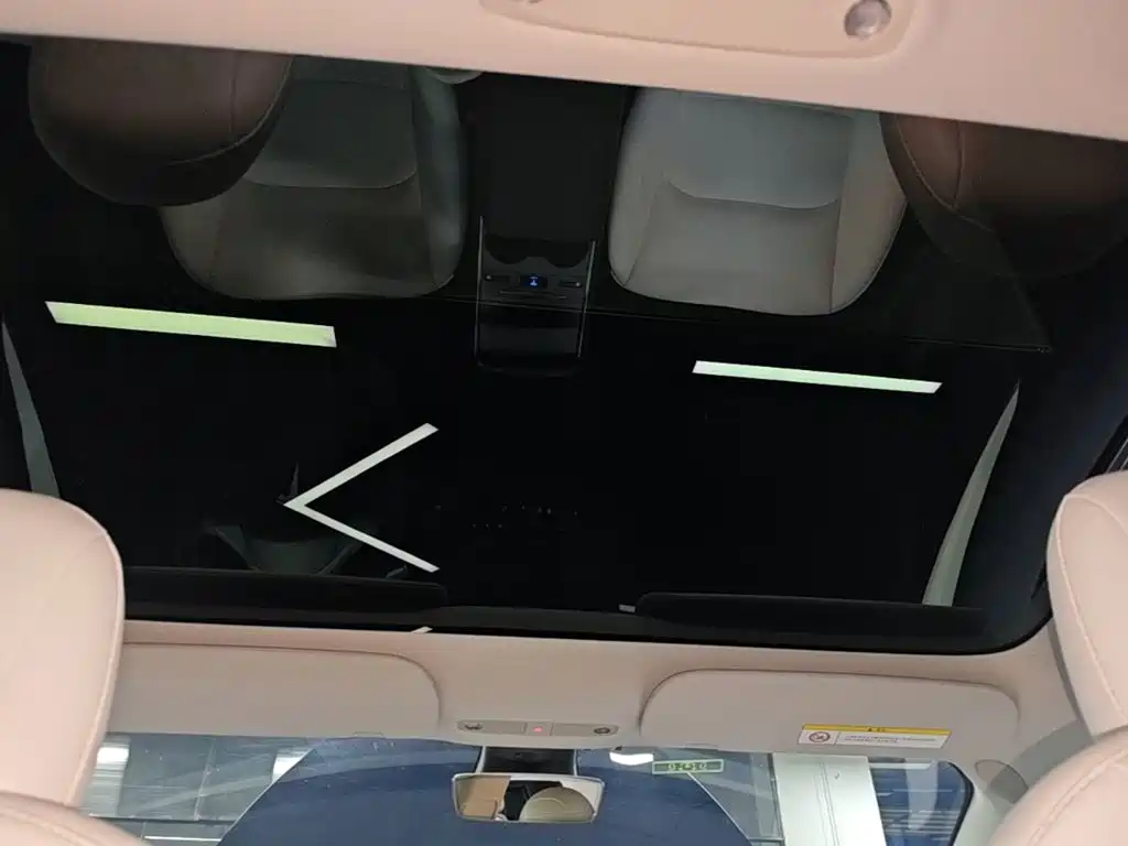 Tesla Model 3 — миниатюра 18