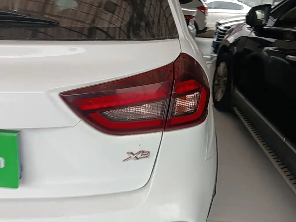 Geely Vision X3 — миниатюра 8