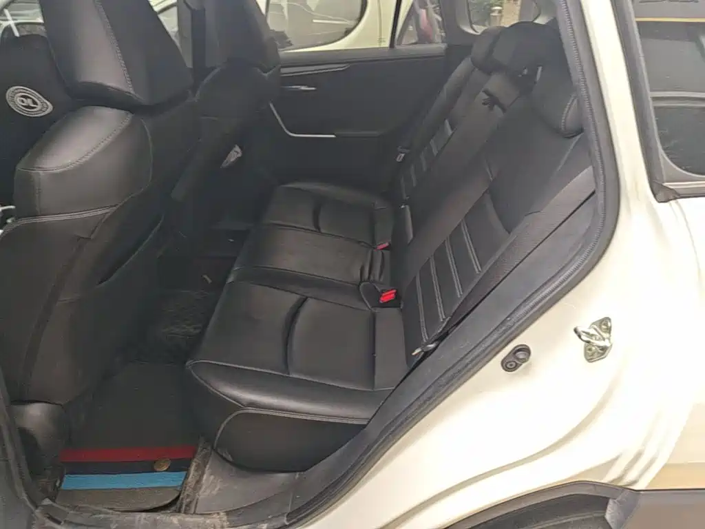 Toyota RAV4 — миниатюра 17