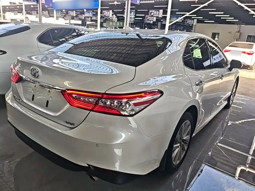 Toyota Camry — миниатюра 7