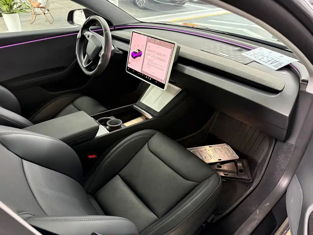 Tesla Model 3 — миниатюра 11