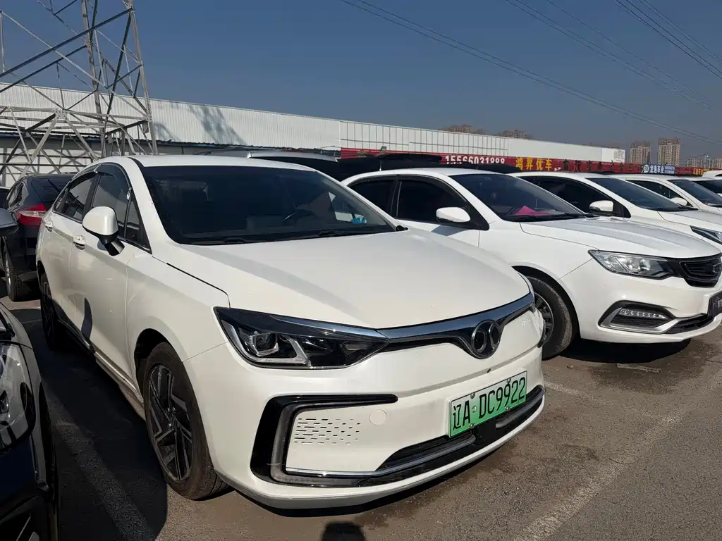 BAIC EU5 — миниатюра 3