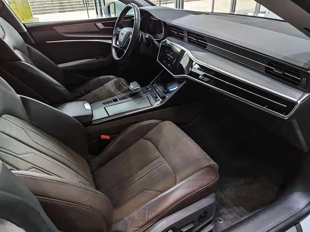 Audi A7L — миниатюра 6