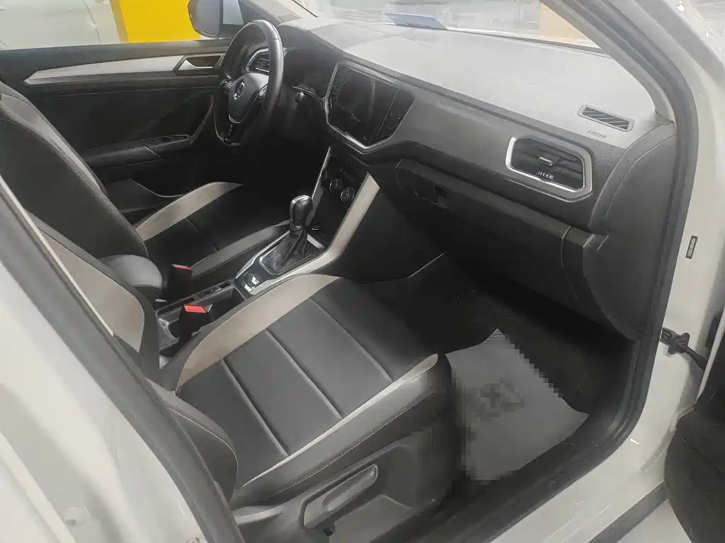 Volkswagen T-Roc — миниатюра 7