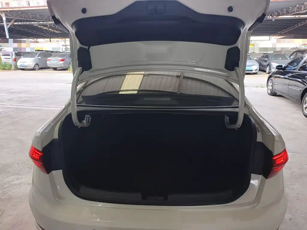 Volkswagen Sagitar — миниатюра 19