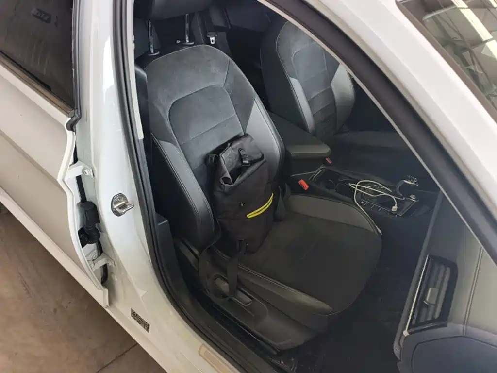 Volkswagen Sagitar — миниатюра 25