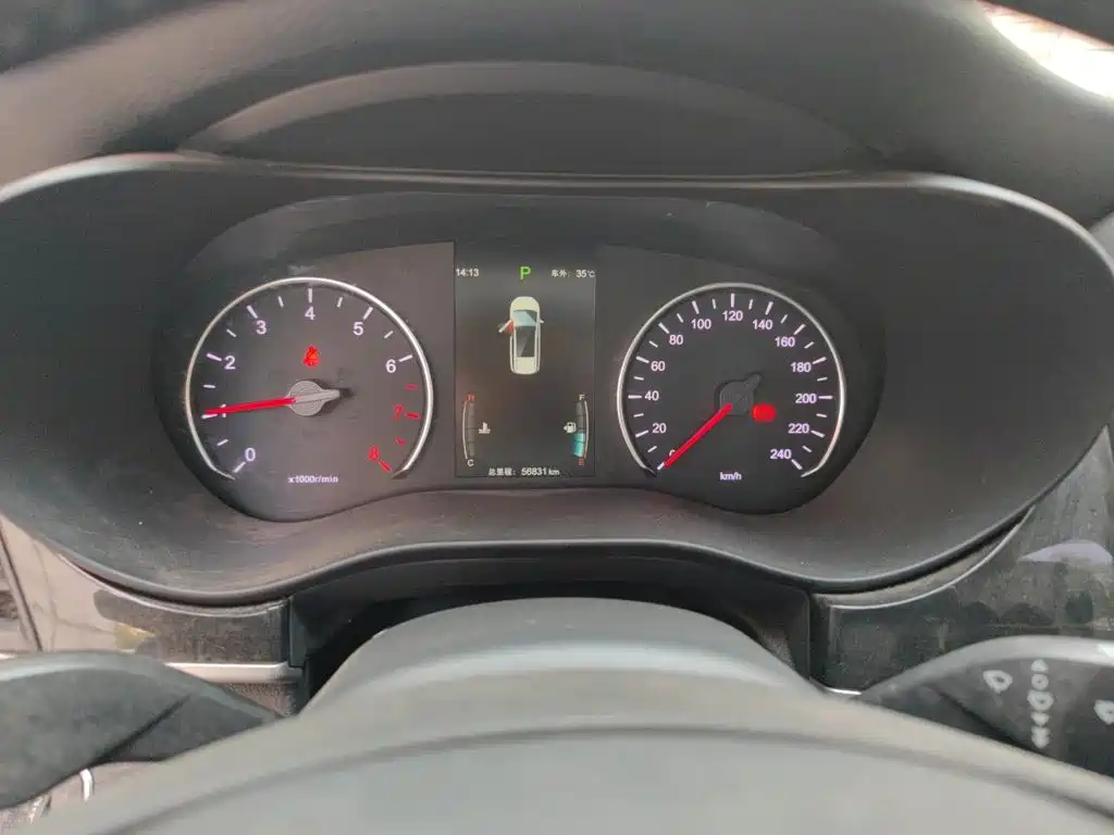 BYD MAX — миниатюра 12