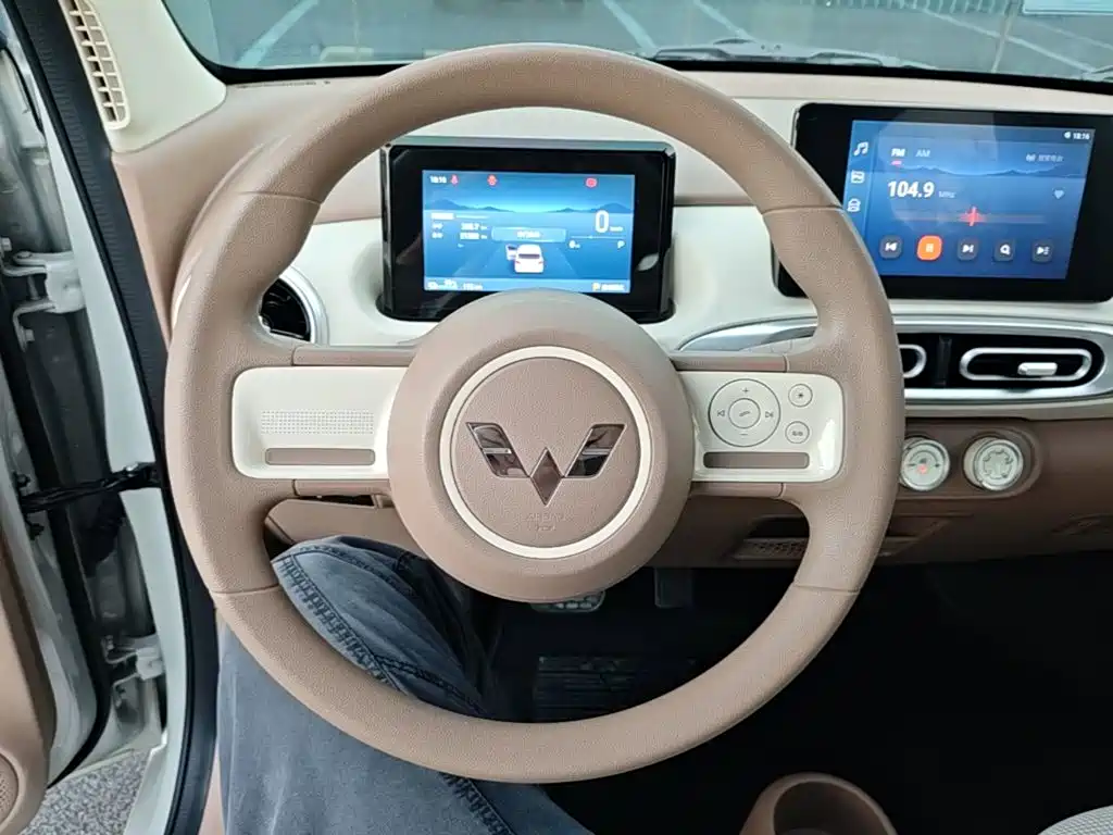 Wuling MINIEV — миниатюра 11