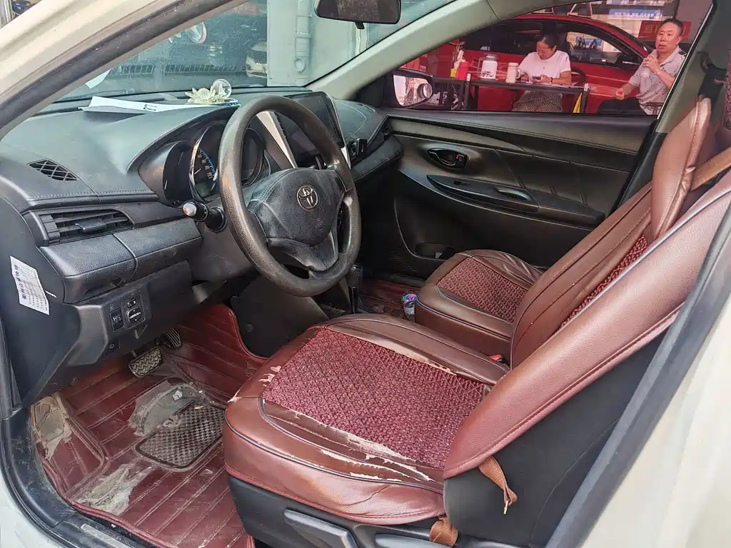 Toyota Yaris L — миниатюра 6