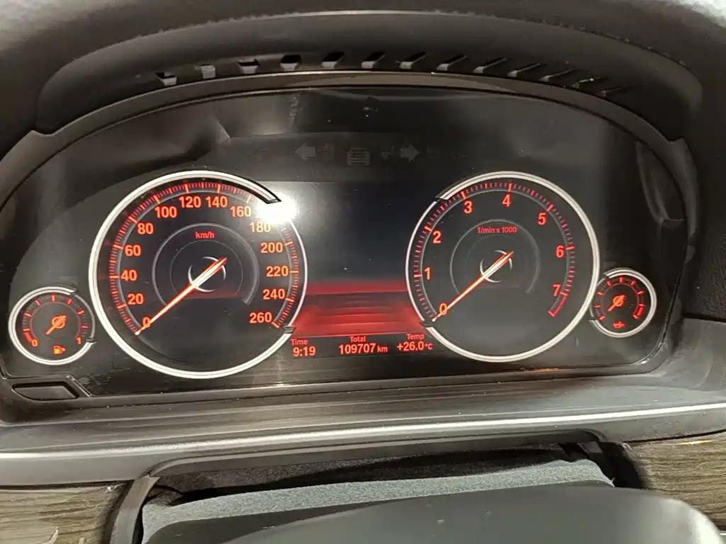 BMW 5 Series — миниатюра 12