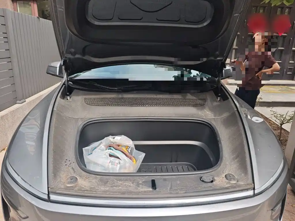Tesla Model Y — миниатюра 16