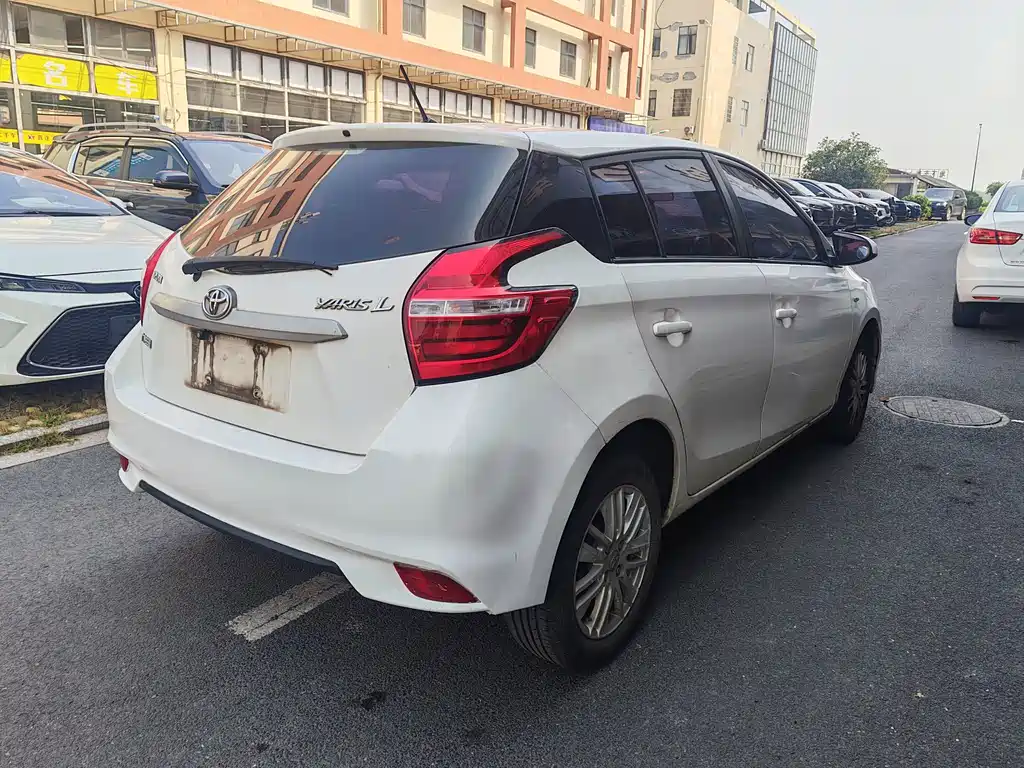 Toyota Yaris L — миниатюра 8