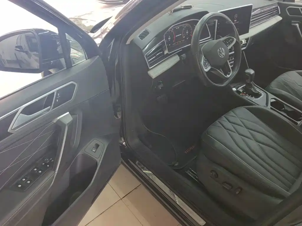Volkswagen Tiguan L — миниатюра 16