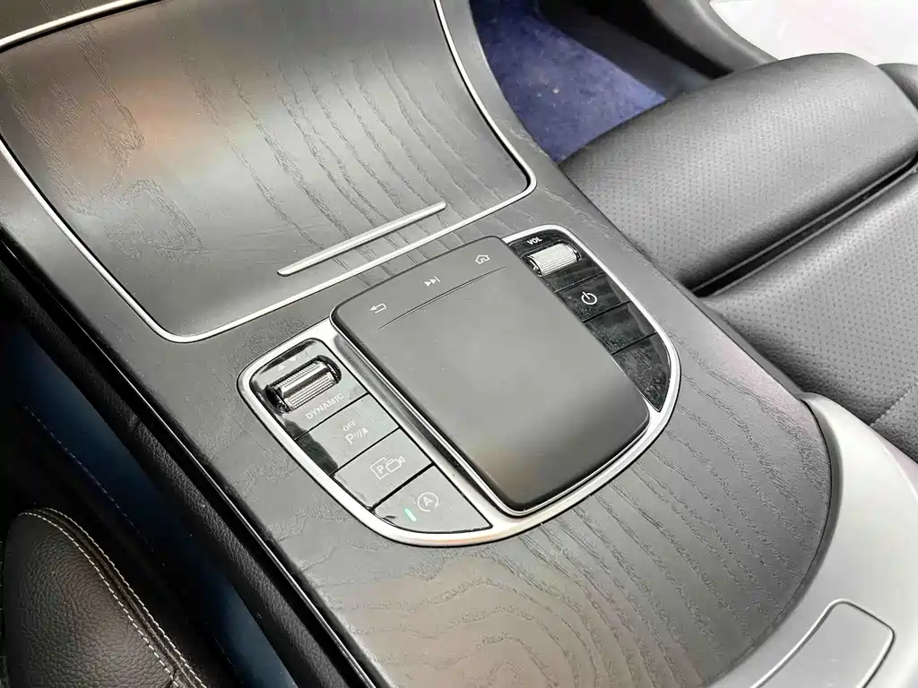 Mercedes-Benz C-Class — миниатюра 16