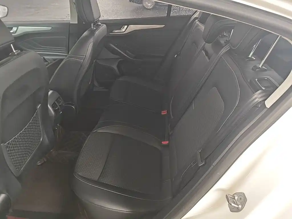 Ford Focus — миниатюра 17