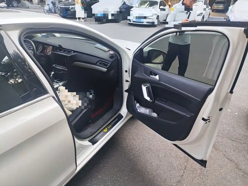 Peugeot 408 — миниатюра 19