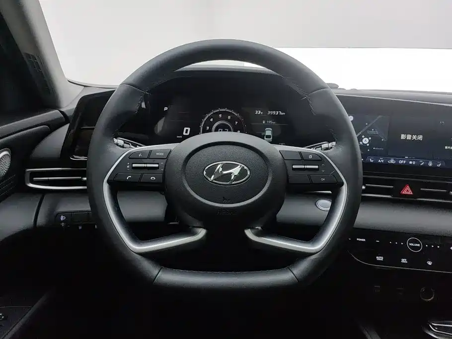 Hyundai Elantra — миниатюра 15