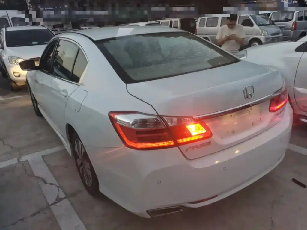 Honda Accord — миниатюра 5