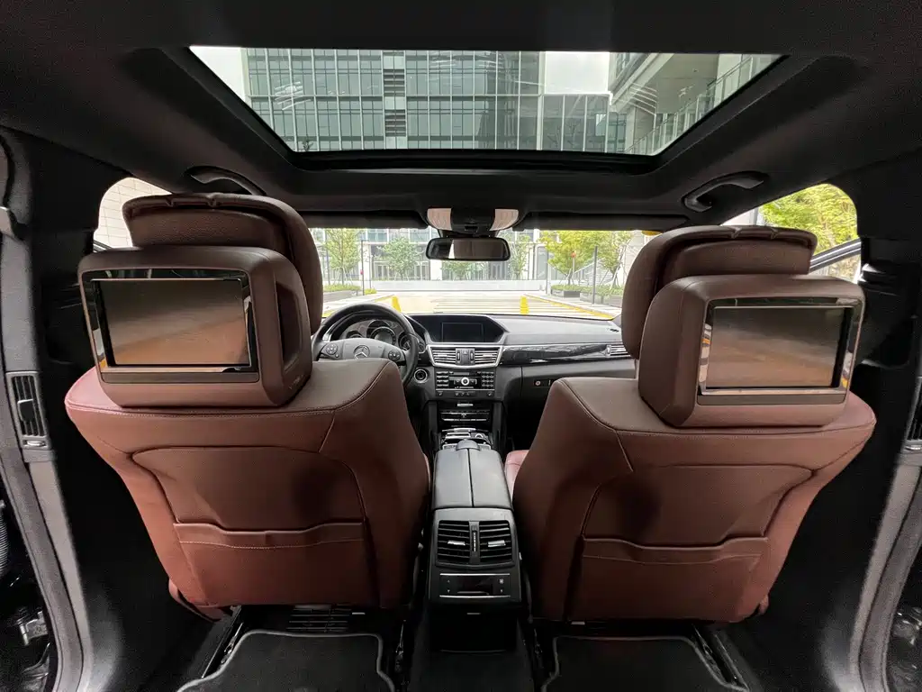 Mercedes-Benz E-Class — миниатюра 26