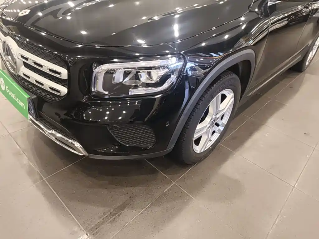 Mercedes-Benz GLB — миниатюра 24