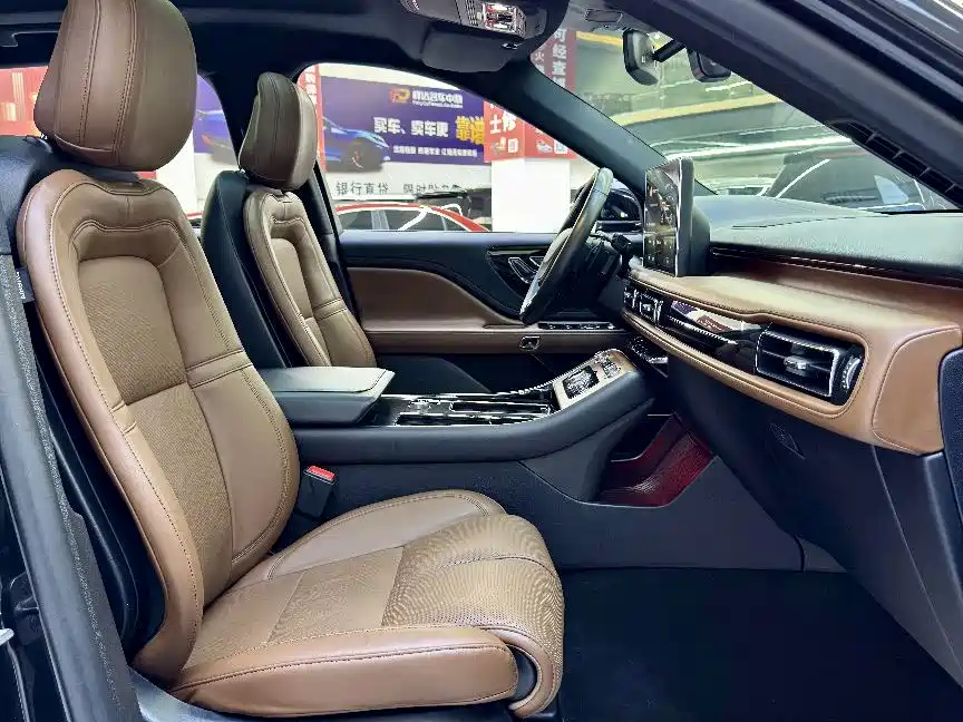 Lincoln Aviator — миниатюра 8