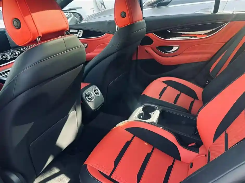 MERCEDES-BENZ AMG GT