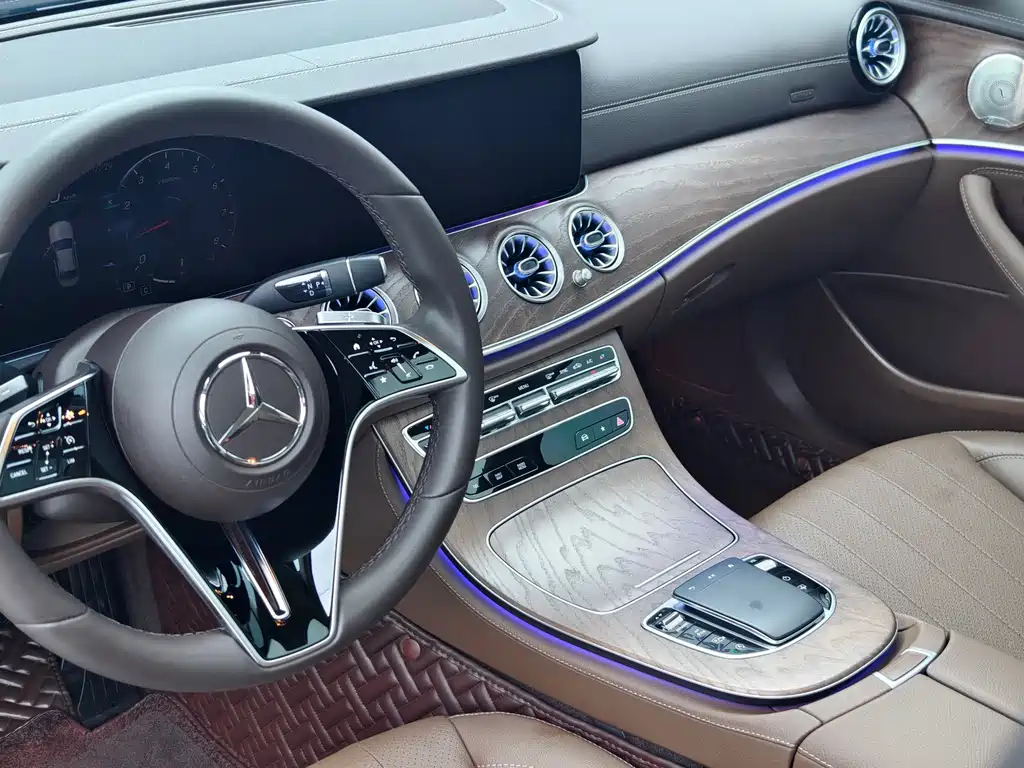 Mercedes-Benz E-Class — миниатюра 9
