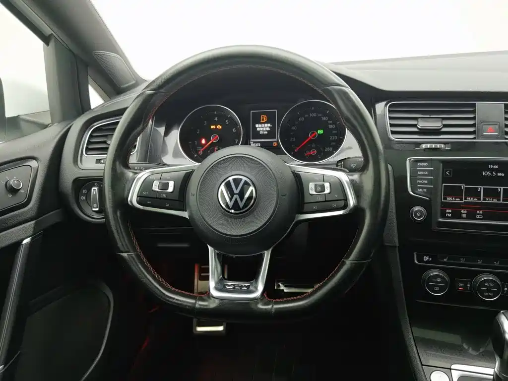 Volkswagen Golf GTI — миниатюра 11