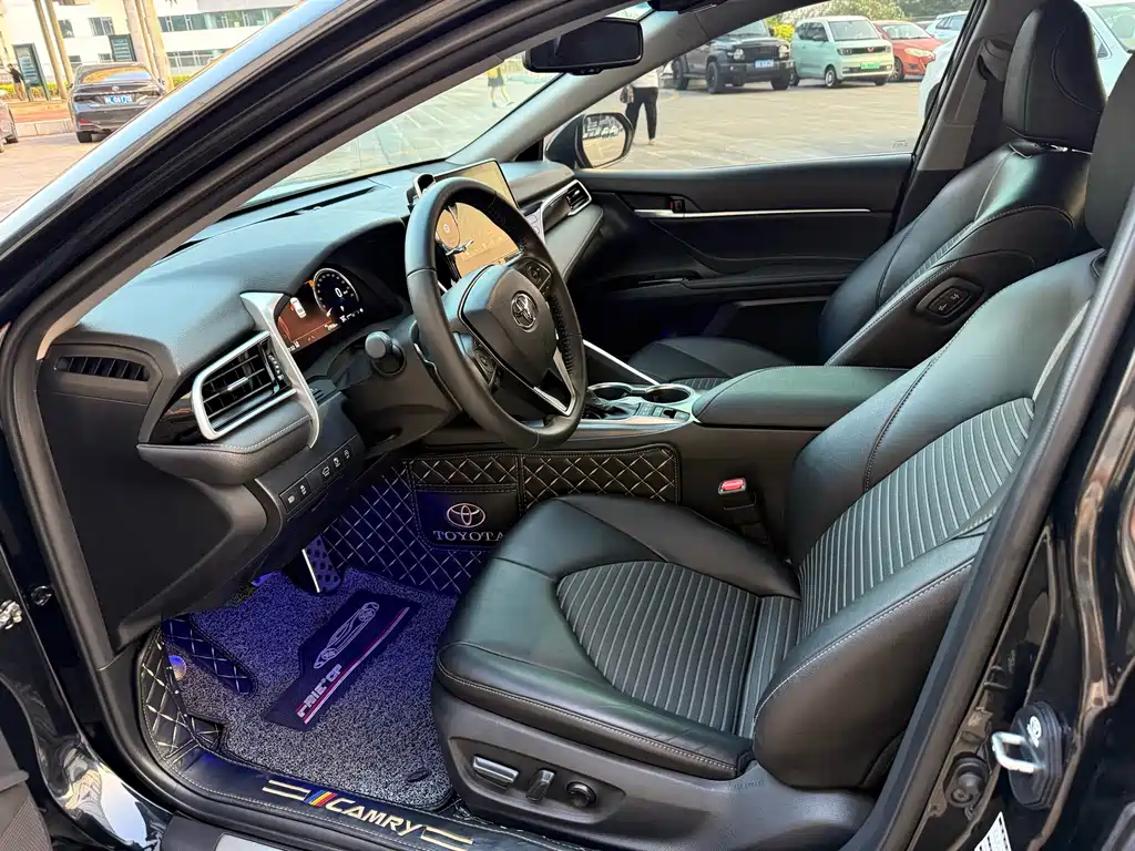 Toyota Camry — миниатюра 4