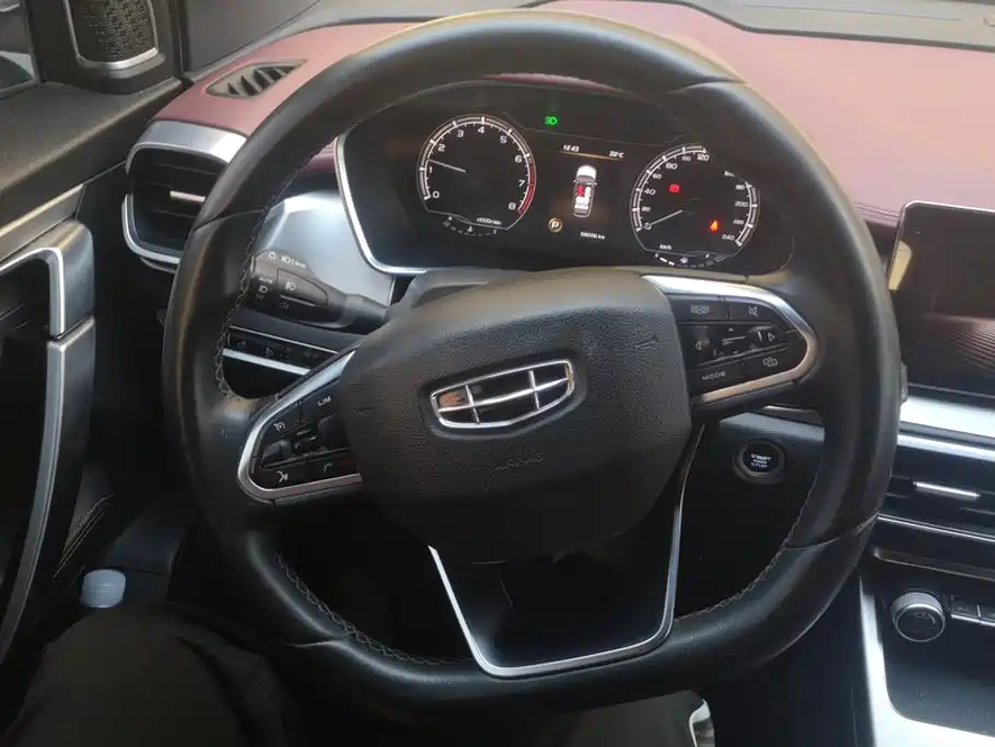 Geely Binyue — миниатюра 15