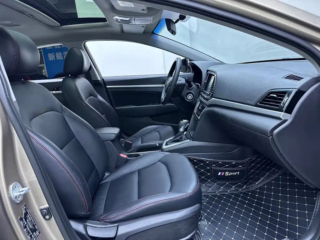 Hyundai Elantra — миниатюра 12