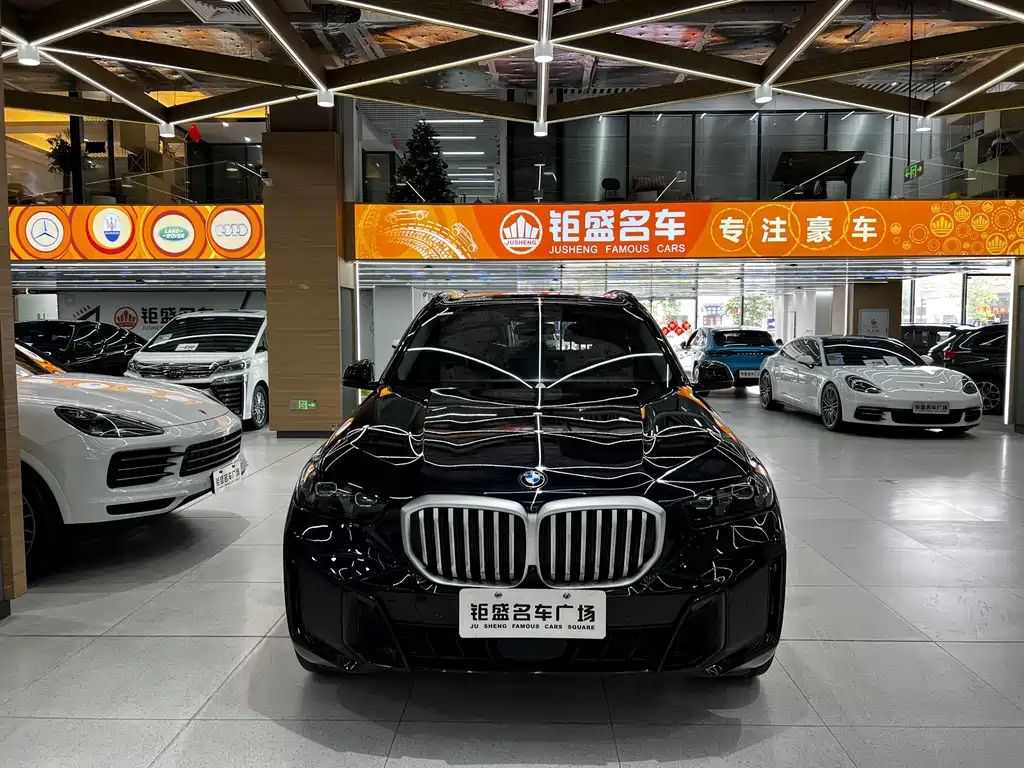 BMW X5 2023 xDrive 30Li Premium M Sport