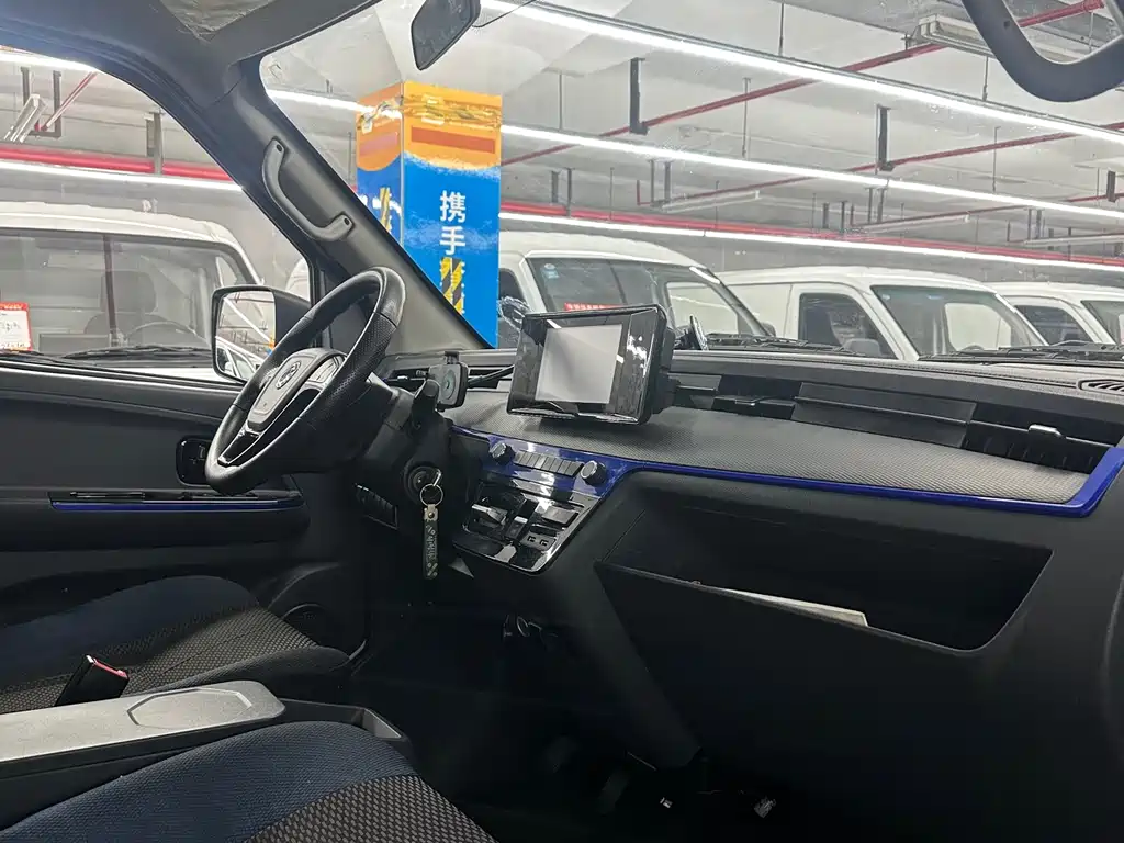 DONGFENG YUFENG EM27