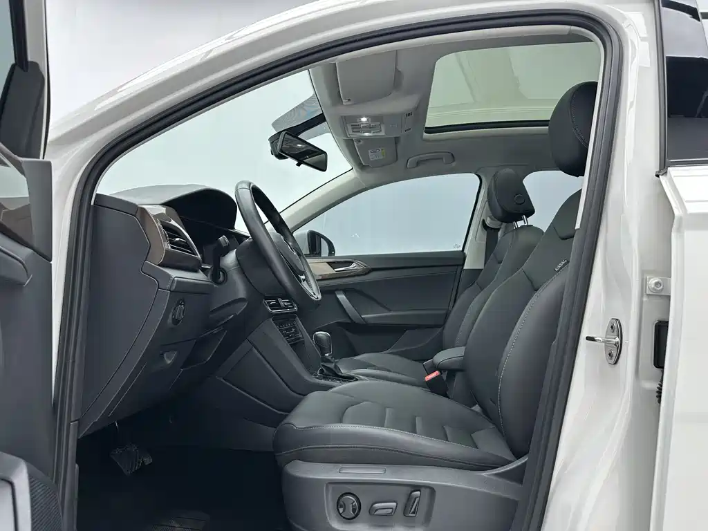 Volkswagen Tharu 2022 280TSI Luxury