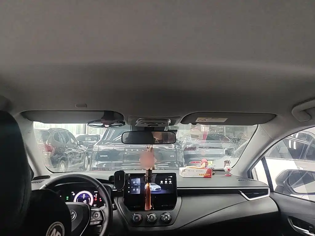 Toyota Corolla — миниатюра 18